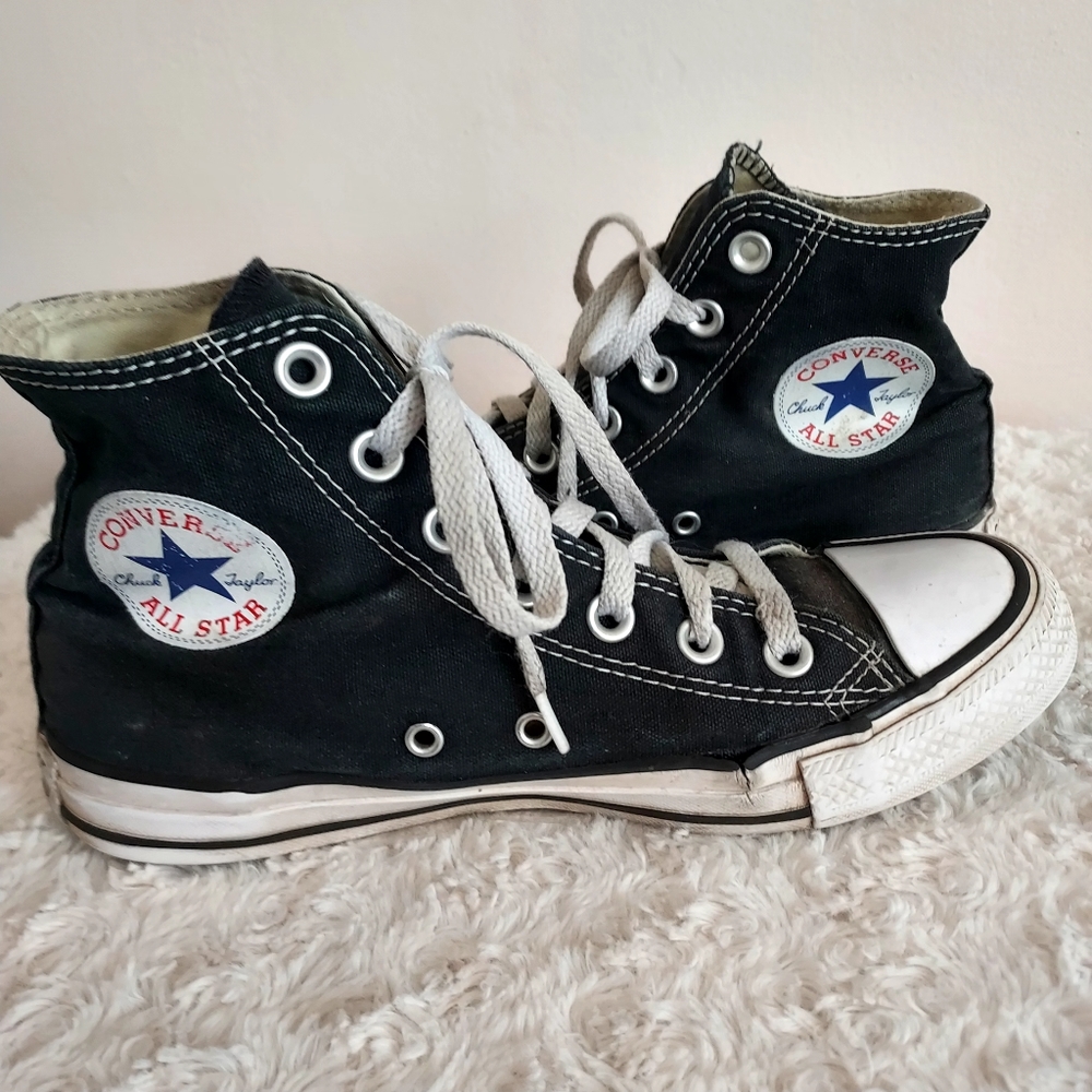 Converse Chuck Taylor All Stars high tops - size W 7.5 M 5.5